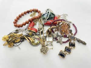 静岡県藤枝市で【メッキアクセサリー】の買取なら買取おりづる藤枝駅前店！