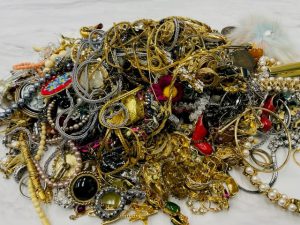 静岡県藤枝市で【メッキアクセサリー】の買取なら買取おりづる藤枝駅前店へ！
