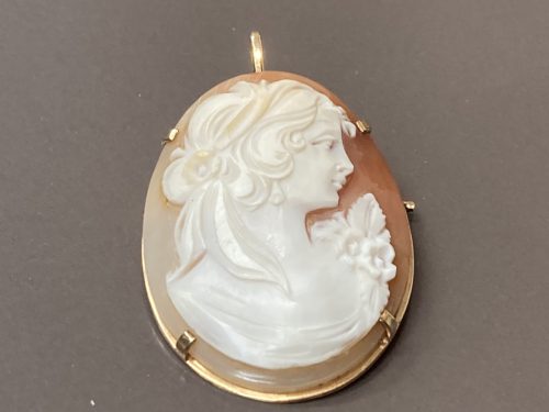 藤枝市でカメオの買取なら買取おりづる藤枝駅前店にお任せください！