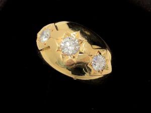 藤枝で【金・プラチナ】の高価買取なら是非買取おりづる藤枝駅前店へ！