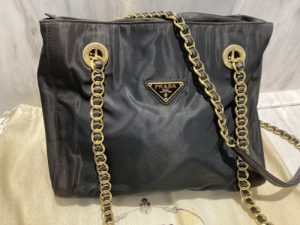 静岡市駿河区でプラダの買取なら買取おりづる静岡ドン・キホーテパウSBS通り店におまかせください!