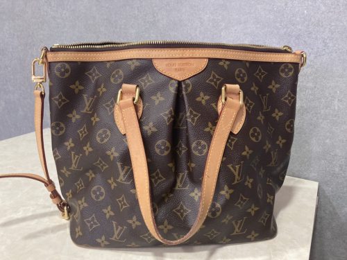 上大岡駅付近でヴィトンのバッグの高価買取なら買取おりづる横浜弘明寺店にお任せください！！