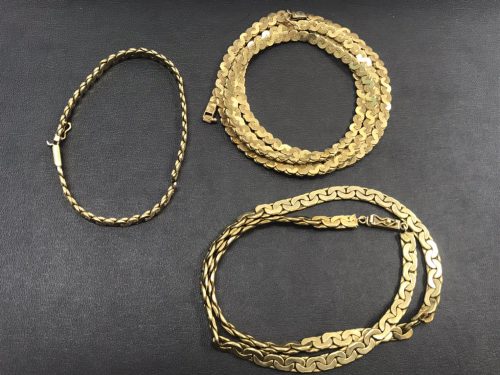 横浜市井土ヶ谷で【金・プラチナの高価買取】は！リサイクルショップ買取おりづる横浜弘明寺店へ！