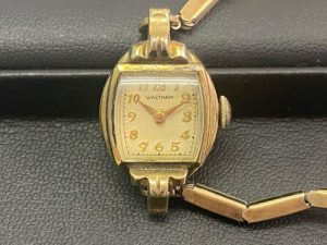 横浜市南区中里付近で【ウォルサム（WALTHAM）買取】時計の高額査定ならリサイクルショップ買取おりづる横浜弘明寺店へ！