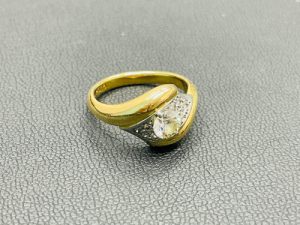 藤枝市で【ダイヤ・色石】の高価買取なら買取おりづる藤枝駅前店へ！