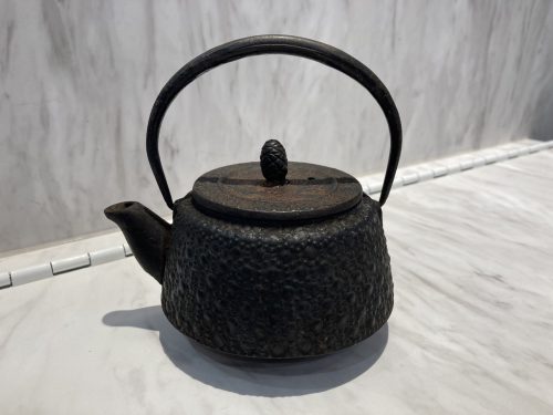 静岡県藤枝市付近で南部鉄器を売るなら高価買取の買取おりづる藤枝駅前店にお任せください！