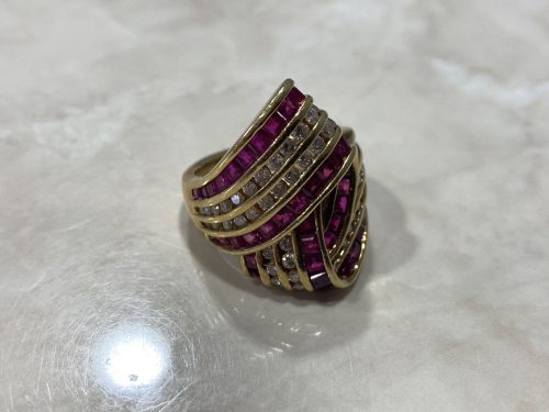 港南区上大岡付近で金の指輪の高価買取なら買取おりづる横浜弘明寺店にお任せください!!