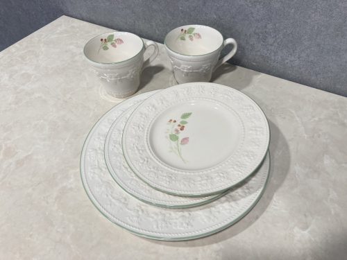 静岡県藤枝市付近でWedgwood(ウェッジウッド)の食器を売るなら高価買取の買取おりづる藤枝駅前店にお任せください！