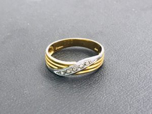 横浜市港南区上大岡で【金・プラチナ】の高価買取なら！是非リサイクルショップ買取おりづる横浜弘明寺店へ！