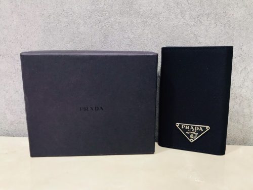 横浜市港南区上大岡で【プラダ(PRADA)買取】は!リサイクルショップ買取おりづる横浜弘明寺店にお任せください!