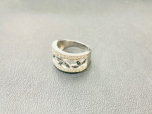 藤枝で貴金属【金・プラチナ】の高価買取なら買取おりづる藤枝駅前店へ！