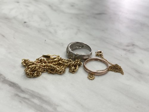 静岡県葵区付近でアクセサリーの高価買取なら買取おりづる静岡ドン・キホーテパウSBS通り店の出張買取におまかせください!