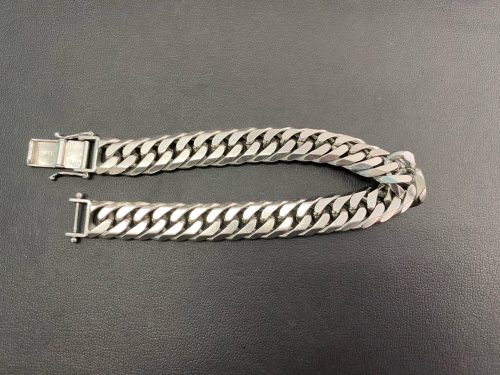 横浜市井土ヶ谷で【金、プラチナ】の買取ならリサイクルショップ買取おりづる横浜弘明寺店へお任せください!