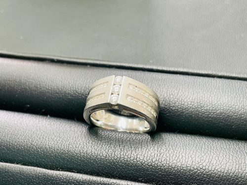 焼津市で【ダイヤ】の出張買取なら買取おりづる藤枝駅前店！