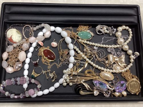 横浜市南区井土ヶ谷で【メッキアクセサリー】の買取ならリサイクルショップ買取おりづる横浜弘明寺店へ!