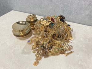 静岡県清水区付近でアクセサリーの高価買取なら買取おりづる静岡ドン・キホーテパウSBS通り店におまかせください！