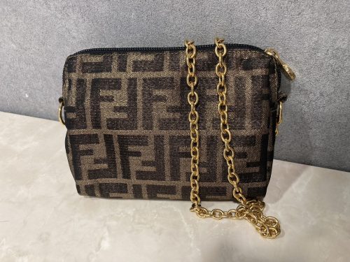 静岡県清水区付近でFENDI( フェンディ)のバッグの高価買取なら買取おりづる静岡ドン・キホーテパウSBS通り店におまかせください!