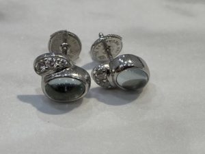 静岡県藤枝市付近でピアスを売るなら高価買取の買取おりづる藤枝駅前店にお任せください！