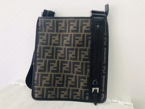 横浜市南区弘明寺で【フェンディ（FENDI）買取】ブランド品を売るなら買取おりづる横浜弘明寺店へ！