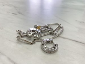 横浜市青葉区付近でアクセサリーを売るなら買取おりづる横浜青葉店にお任せください！！