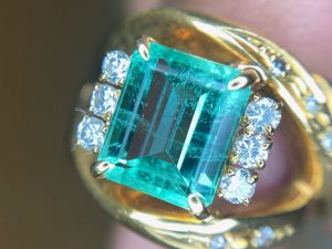 横浜市青葉で【宝石 買取】エメラルドの買取なら買取おりづる横浜青葉店にお任せください!
