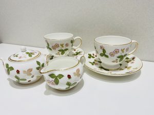 横浜市南区井土ヶ谷で【食器】の買取は!リサイクルショップ買取おりづる横浜弘明寺店にお任せください!