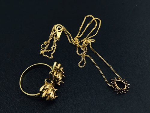 横浜市南区井土ヶ谷で【金、プラチナ】貴金属の買取ならリサイクルショップ買取おりづる横浜弘明寺店へお任せください！