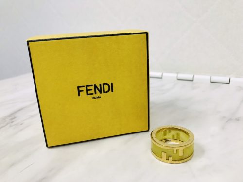 横浜市南区井土ヶ谷で【フェンディ（FENDI ）買取強化中！】リサイクルショップ買取おりづる横浜弘明寺店！