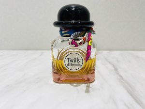 香水、化粧品の買取！青葉区で売るなら買取おりづる横浜青葉店にお任せください！！