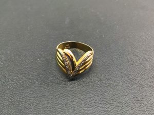 港南区上大岡で【金、プラチナ】貴金属の買取ならリサイクルショップ買取おりづる横浜弘明寺店へお任せください！