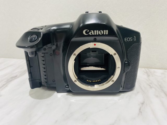 キャノン EOS-1 カメラ