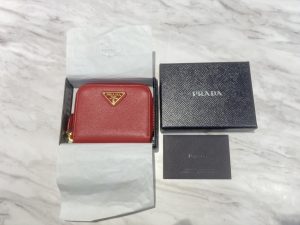 静岡県駿河区付近でプラダの財布の高価買取なら買取おりづる静岡ドン・キホーテパウSBS通り店におまかせください！