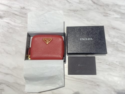 静岡県駿河区付近でプラダの財布の高価買取なら買取おりづる静岡ドン・キホーテパウSBS通り店におまかせください！