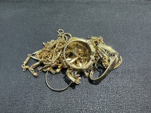 静岡市駿河区で【金  買取 】金の高価買取なら買取おりづる静岡ドン・キホーテパウSBS通り店へ♪