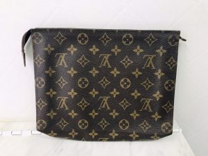 LV モノグラム ポシェットトワレ26 M47542