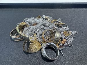 静岡市清水区で【貴金属  買取 静岡 】金の高価買取なら買取おりづる静岡ドン・キホーテパウSBS通り店へ♪