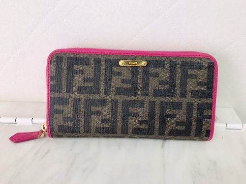 横浜市南区弘明寺で【フェンディ（FENDI）買取】ブランド品を売るなら買取おりづる横浜弘明寺店へ！