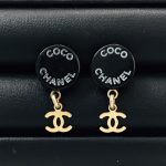 CHANEL ココ ロゴ ピアス