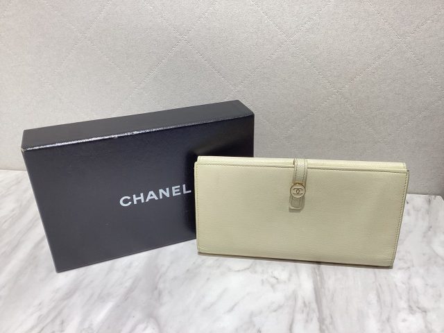 CHANEL シャネル ココボタン 財布 レザー