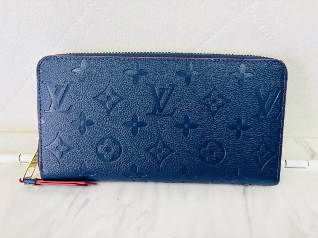 LV モノグラム アンプラントジッピーウォレット