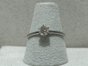 目黒区碑文谷で【金、銀、プラチナ】貴金属の買取なら買取おりづる学芸大学駅前店へお任せください！