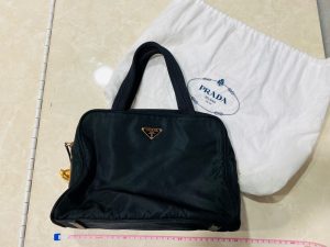 目黒区学芸大学で【プラダ(PRADA)の高価買取】ブランド買取なら買取おりづる学芸大学駅前店にお任せください!