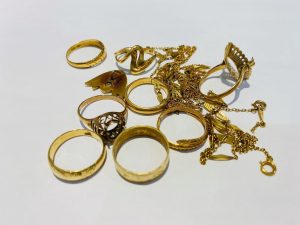 目黒区碑文谷で【金、銀、プラチナ】貴金属の買取なら買取おりづる学芸大学駅前店へお任せください！