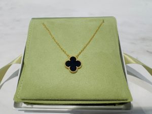 静岡市駿河区で【ヴァンクリーフ＆アーペル（Van Cleef & Arpels） 買取】ヴァンクリーフの高価買取なら買取おりづる静岡ドン・キホーテパウSBS通り店へ！