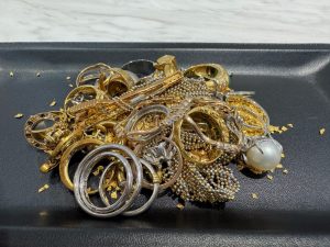 静岡市清水区で【貴金属 買取 静岡 】貴金属の高価買取なら買取おりづる静岡ドン・キホーテパウSBS通り店へ♪