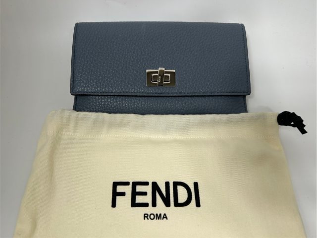 FENDI フェンディ ピーカブー セレリア 財布