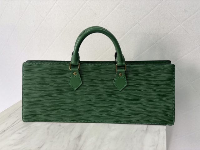 LV サック・トライアングルエピ GRN ハンドバッグ M52094