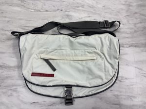南区井土ヶ谷で【プラダ（PRADA）買取】バッグや財布の買取！リサイクルショップ買取おりづる横浜弘明寺店へ！