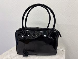 港南区上大岡で【プラダ（PRADA）買取】バッグや財布の買取！リサイクルショップ買取おりづる横浜弘明寺店へ！