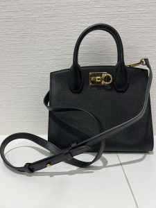 川崎市高津区下作延で【フェラガモ（Ferragamo）買取】時計の買取！リサイクルショップ買取おりづる横浜センター北店へ